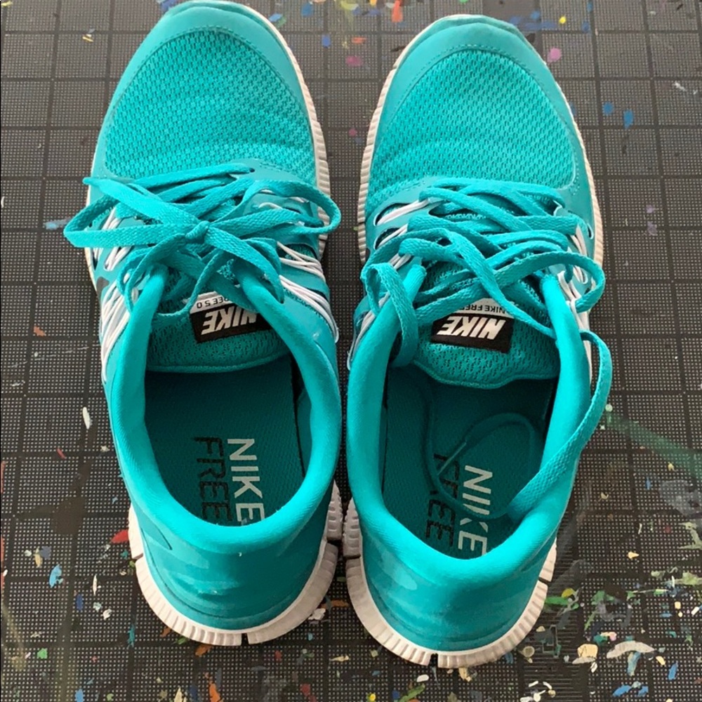 Size 8.5 Women’s Nike Free 5.0 Teal/turquoise